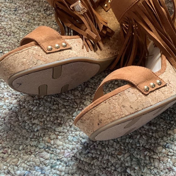 Fergaliciou by fergie - Picture 7 of 8